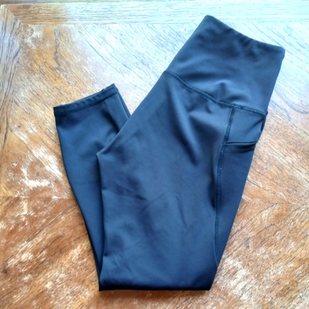 🍀Black High-Waisted Leggings W Zippered Pockets!!!!